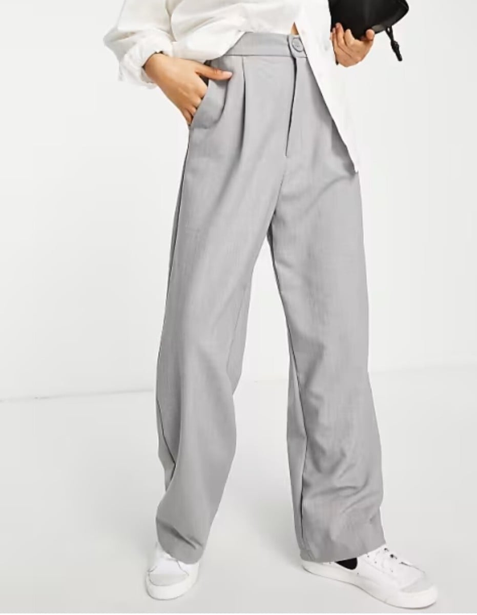 Light Gray Wide Leg Trousers With White Button-Up Shirt — Classy Gray Pants Outfits