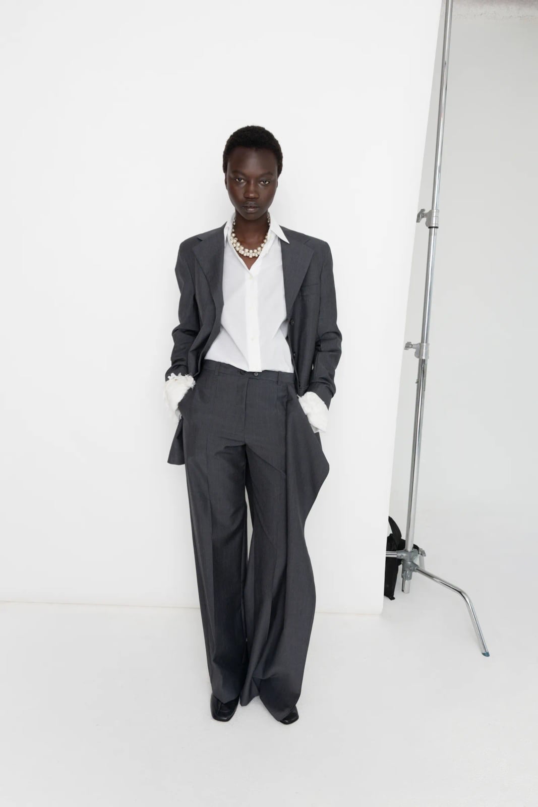 Gray Wide Leg Trousers With White Button-Down, Low-Key Version — Classy Gray Pants Outfits
