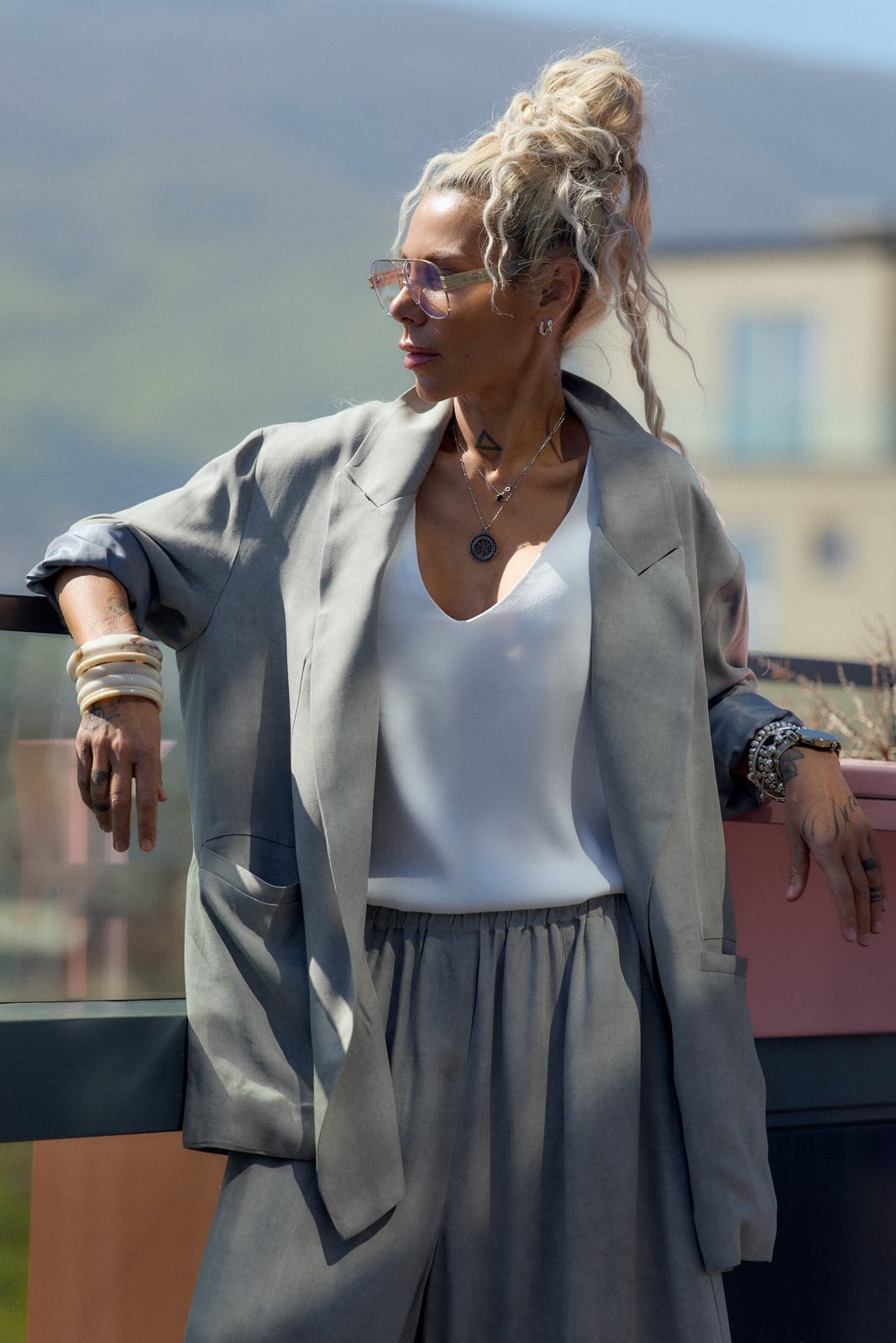 Monochrome Gray Wide Leg Trousers With White Tank And Blazer Detail — Classy Gray Pants Outfits
