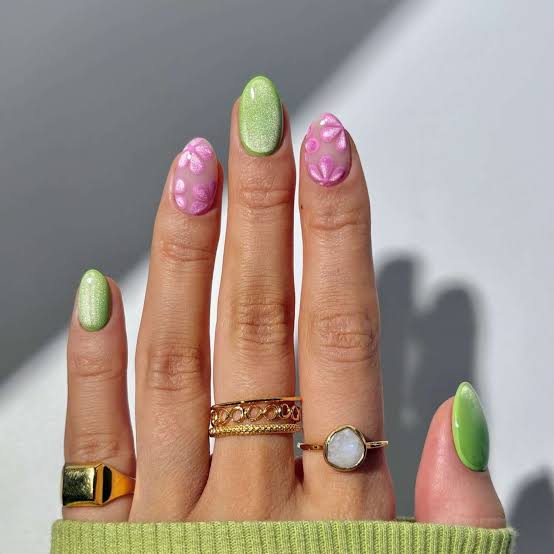 Short Almond Light Green Cat Eye With Pink Decals Short Almond Light Green Cat Eye With Pink Decals — Classy Green Cat Eye Nails