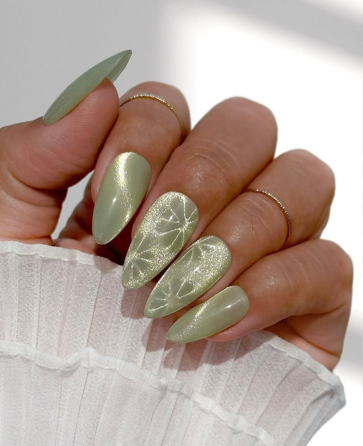 Long Almond Pale Green Geometric Cat Eye Long Almond Pale Green Geometric Cat Eye — Classy Green Cat Eye Nails