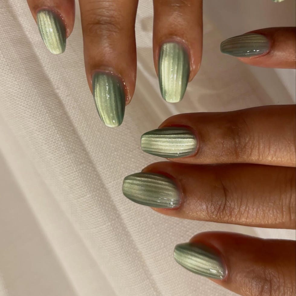 Medium Almond Olive Green Cat Eye Nails Medium Almond Olive Green Cat Eye Nails — Classy Green Cat Eye Nails