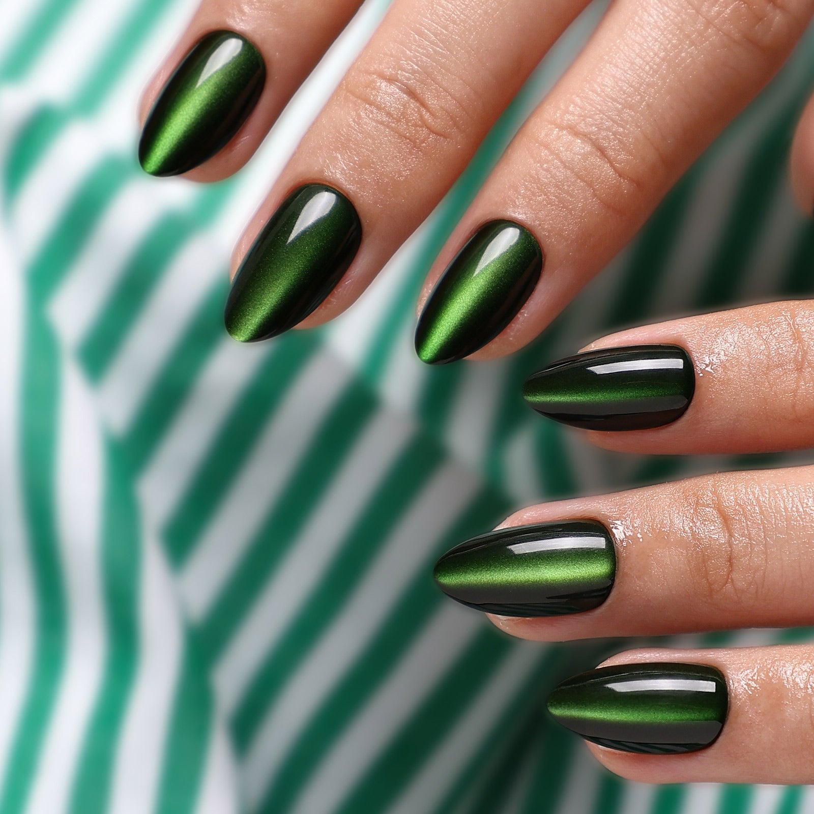 Medium Almond Dark Green Cat Eye Nails Medium Almond Dark Green Cat Eye Nails — Classy Green Cat Eye Nails