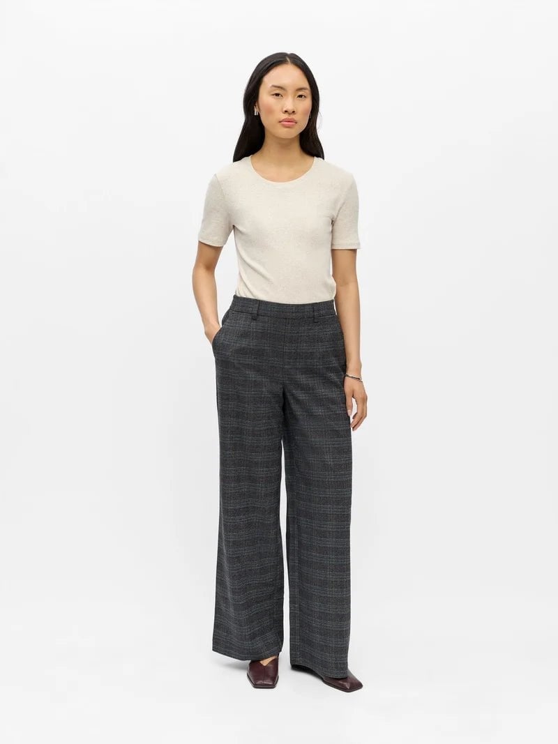 High-waisted Gray Plaid Trousers with Knit Top — Classy Grey Pants Outfits