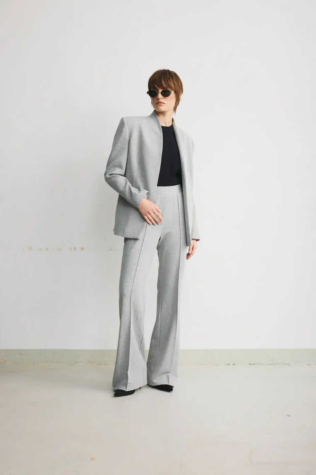 Relaxed Gray Trousers with Collarless Blazer — Classy Grey Pants Outfits