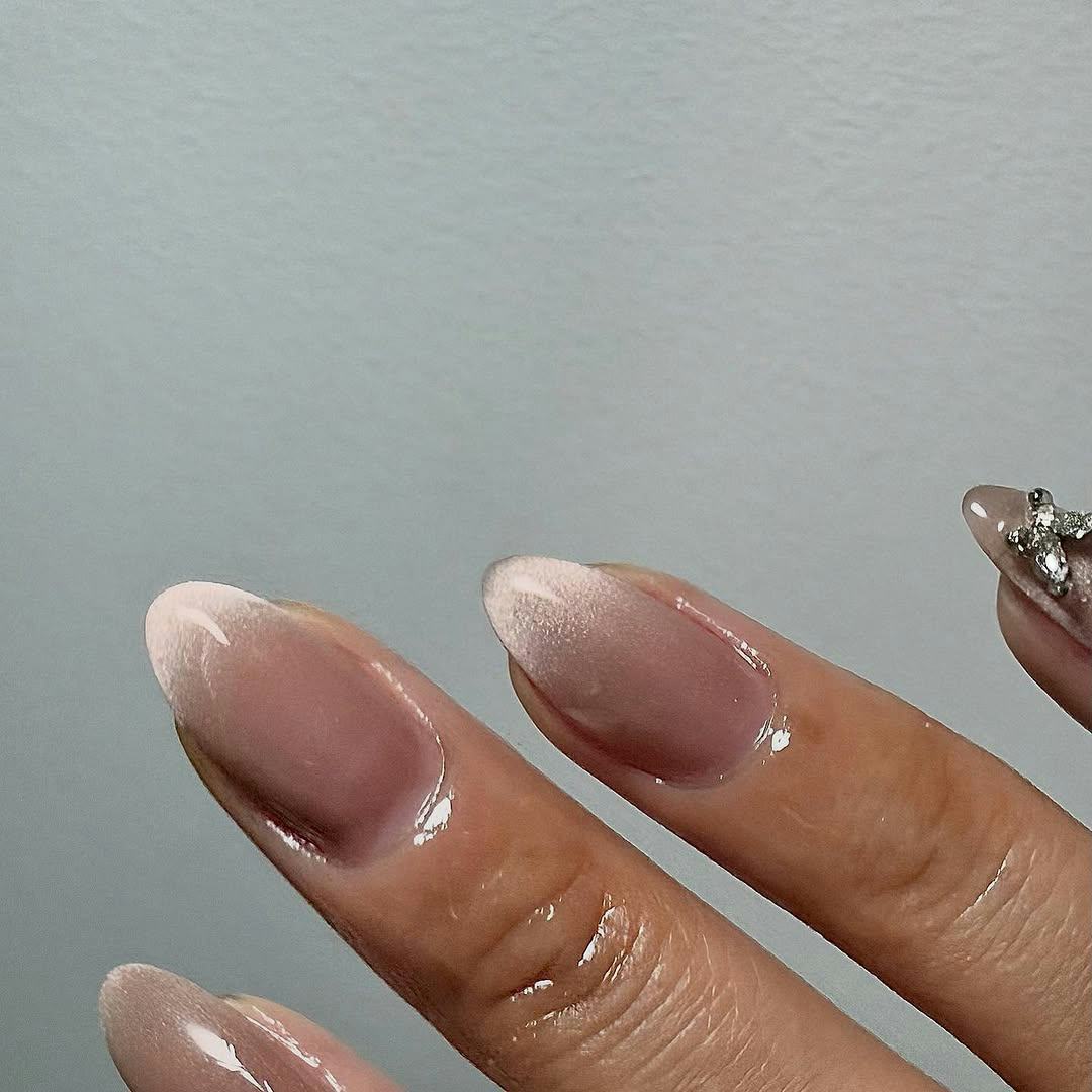 Cat Eye Gradient Almond Medium Nails — Classy Hailey Bieber Nails