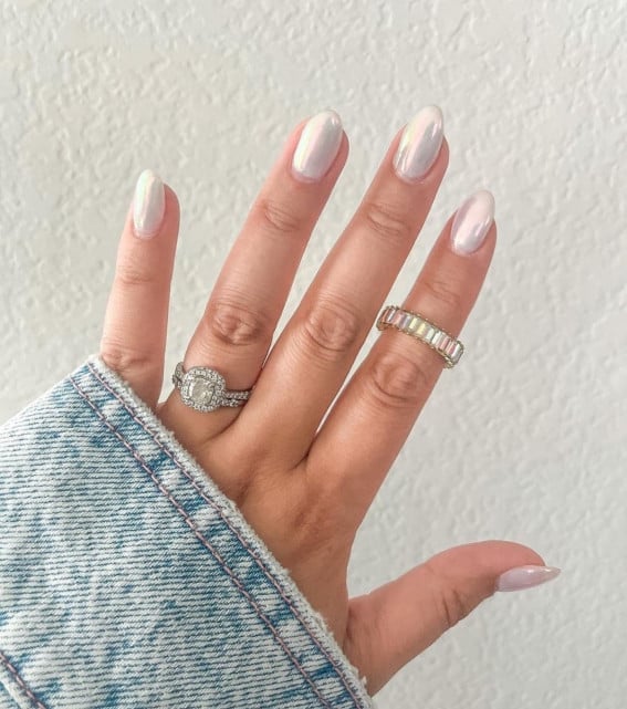 Milky White Pearlescent Medium Oval Nails, Minimal — Classy Hailey Bieber Nails