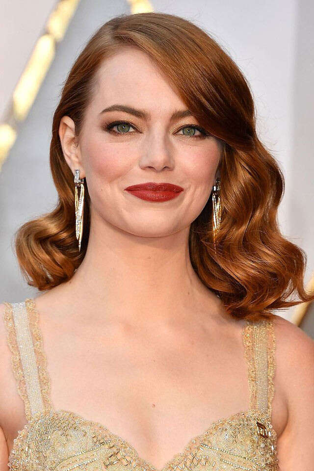 Copper Red Wavy Lob With Curtain Bangs Copper Red Wavy Lob With Curtain Bangs — Classy Hair for Round Face