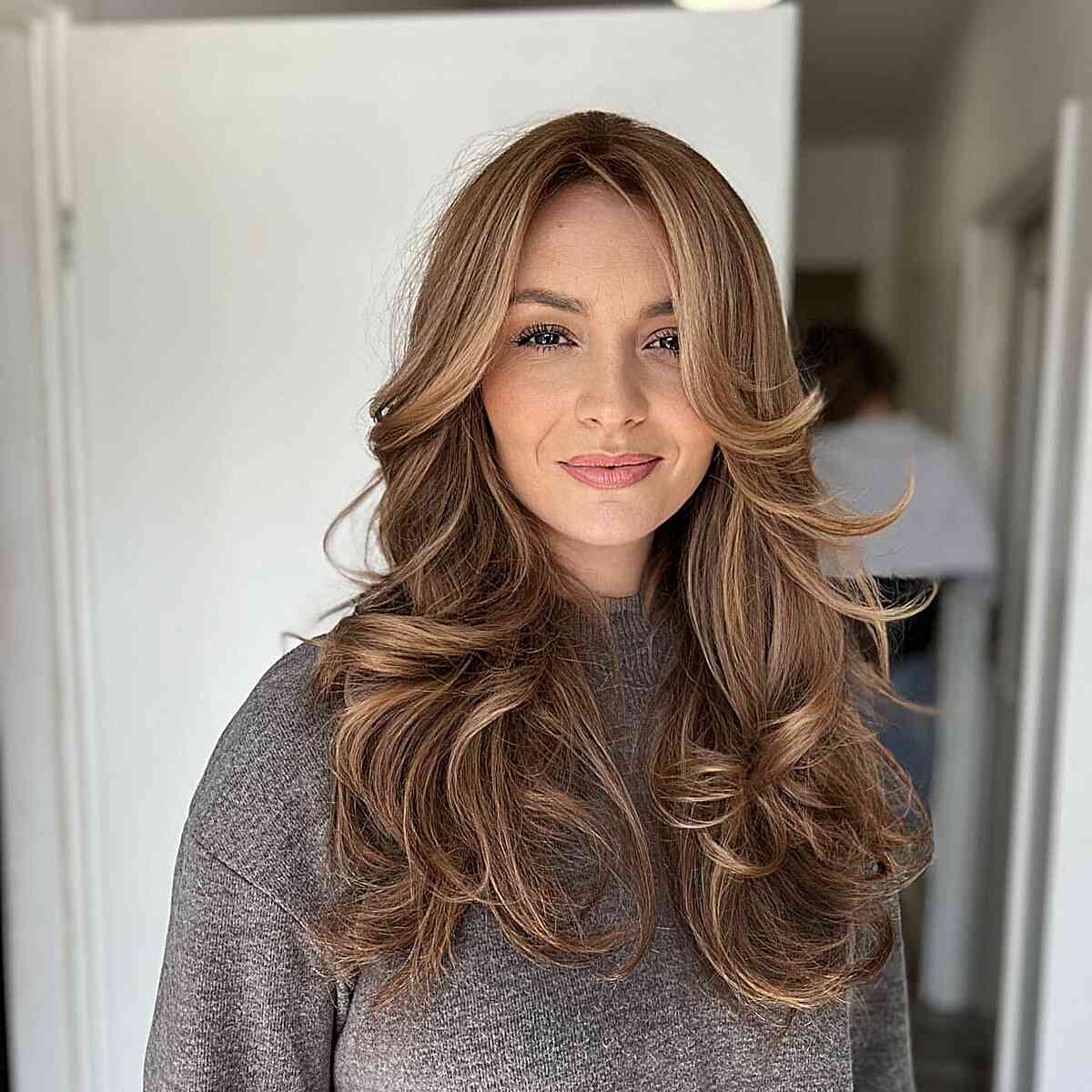 Medium Brown Blonde Highlights Face Framing Medium Brown Blonde Highlights Face Framing — Classy Haircuts for Long Hair