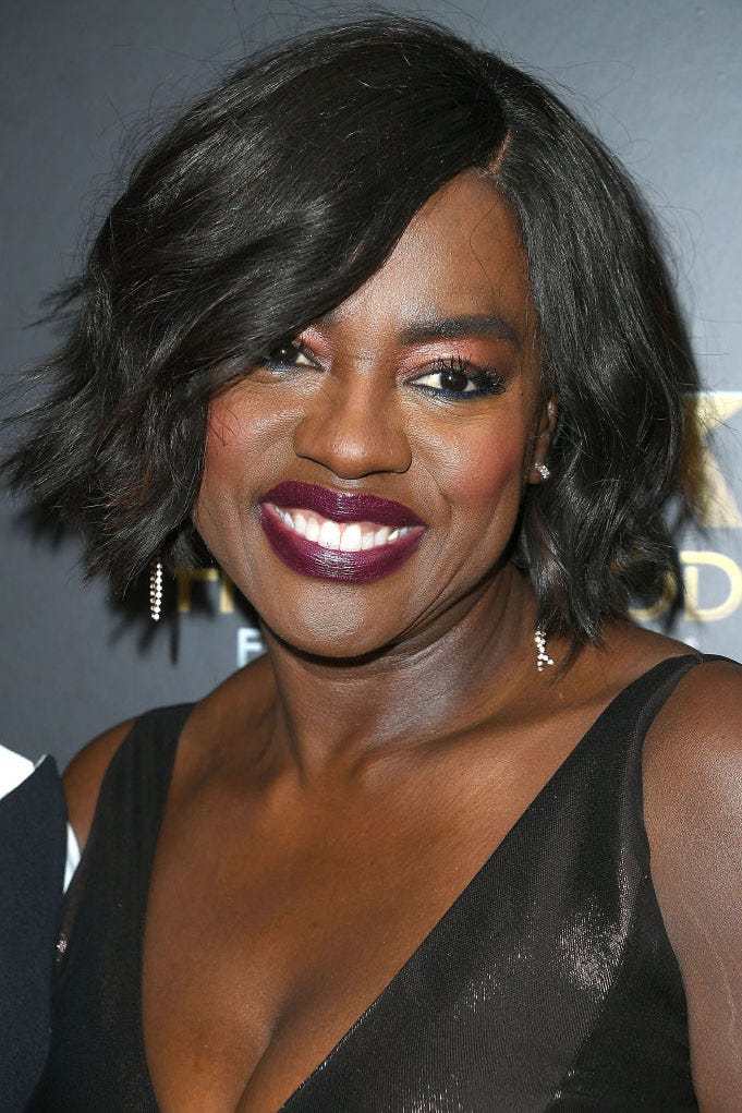 Wavy Chin Length Bob With Side Part — Classy Haircuts for Round Face