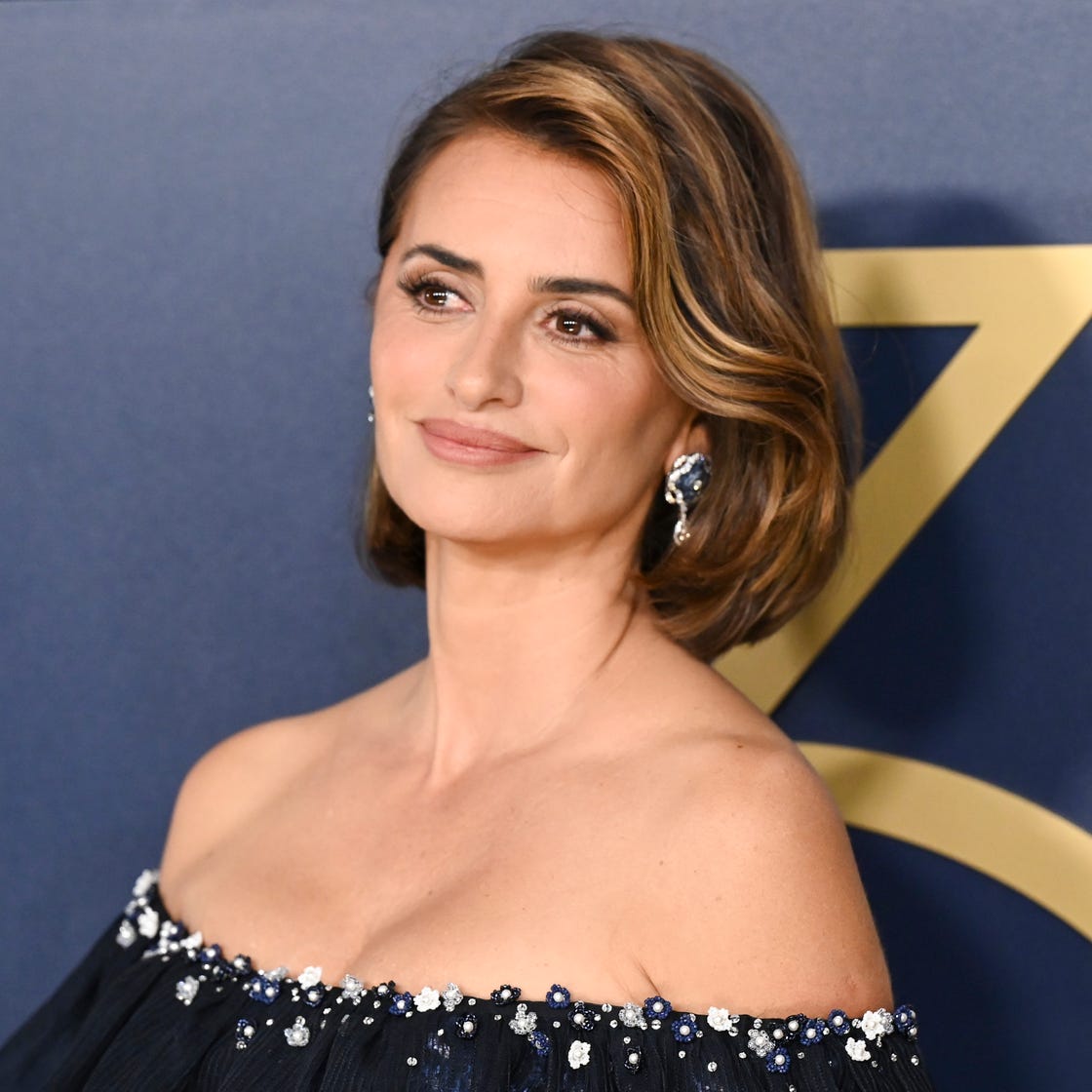 Collarbone Bob With Soft Waves And Shine Collarbone Bob With Soft Waves And Shine — Classy Haircuts for Thick Hair