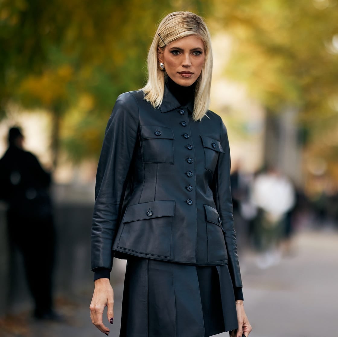 Blonde Blunt Bob With Straight Texture Blonde Blunt Bob With Straight Texture — Classy Haircuts for Thick Hair