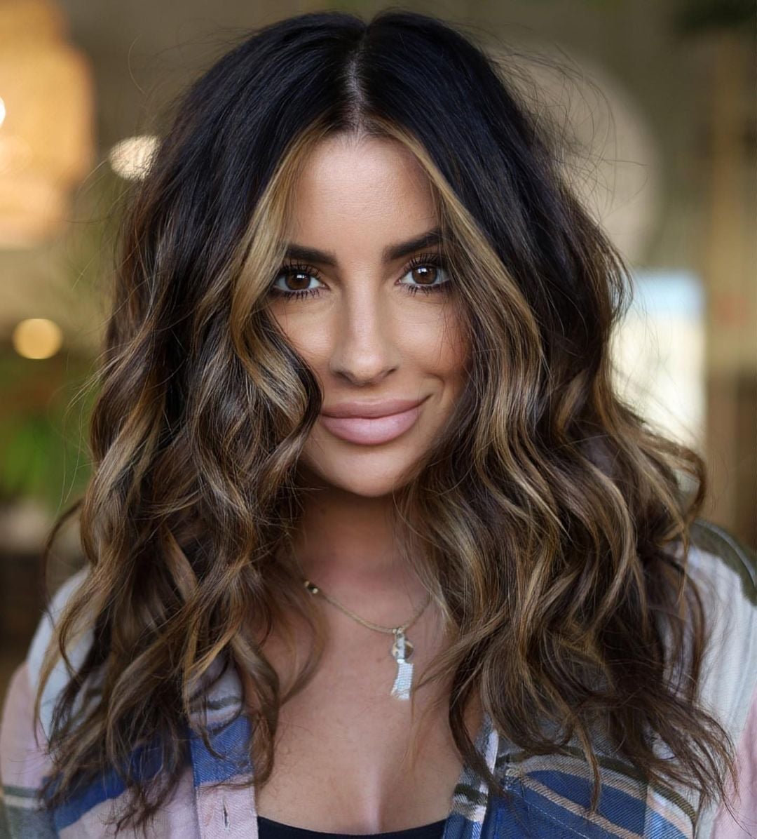Mid-Back Dark Brown With Prominent Blonde Highlights, Middle Mid-Back Dark Brown With Prominent Blonde Highlights, Middle — Classy Highlights on Dark Brown
