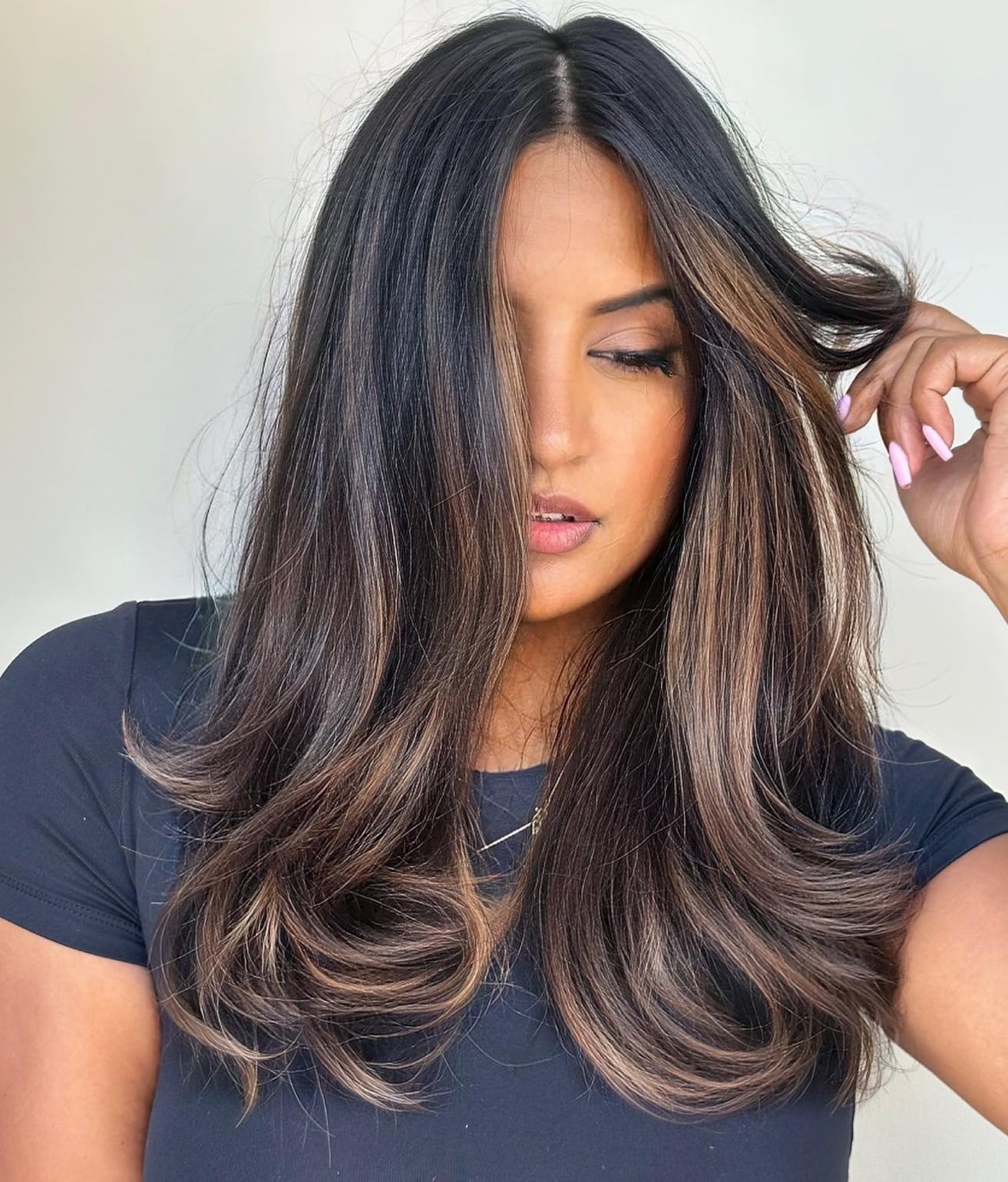 Dark Brown Collarbone Waves With Face-Framing Highlights Dark Brown Collarbone Waves With Face-Framing Highlights — Classy Highlights on Dark Brown