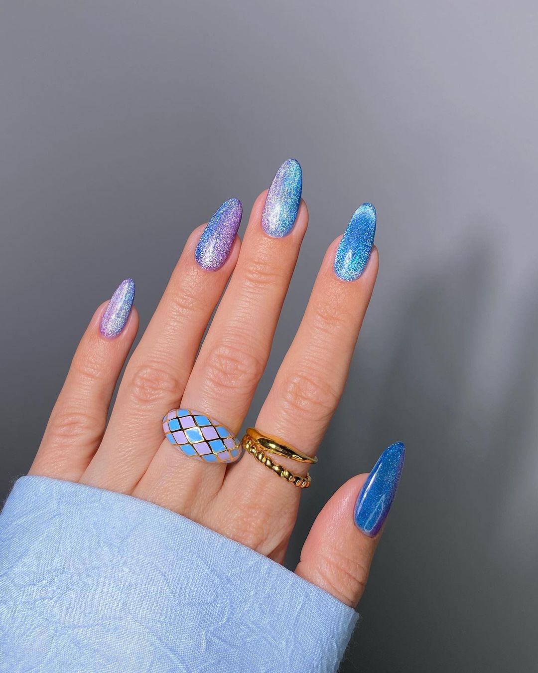 Long Almond Holographic Cat-Eye Nails Long Almond Holographic Cat-Eye Nails — Classy Holographic Nails