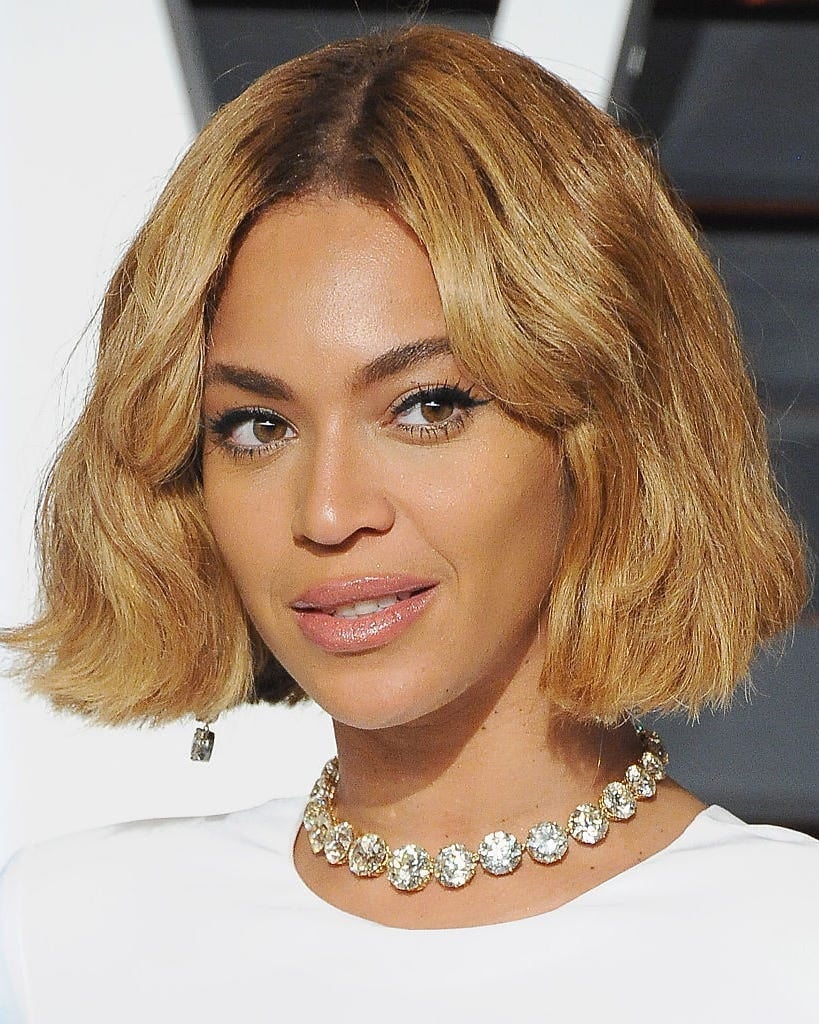 Chin Length Honey Blonde Bob With Soft Waves Chin Length Honey Blonde Bob With Soft Waves — Classy Honey Blonde