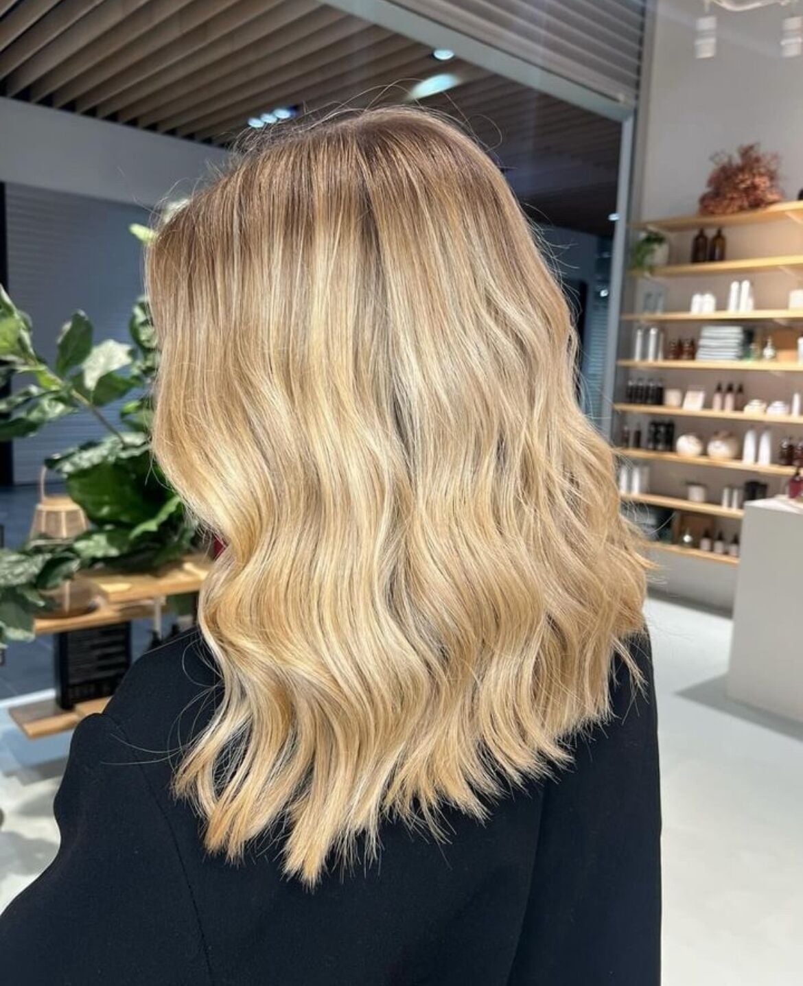 Mid-Back Air-Dried Honey Blonde With Subtle Highlights Mid-Back Air-Dried Honey Blonde With Subtle Highlights — Classy Honey Blonde