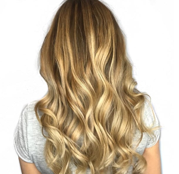 Mid-Back Honey Blonde Balayage With Layers, Wavy Mid-Back Honey Blonde Balayage With Layers, Wavy — Classy Honey Blonde
