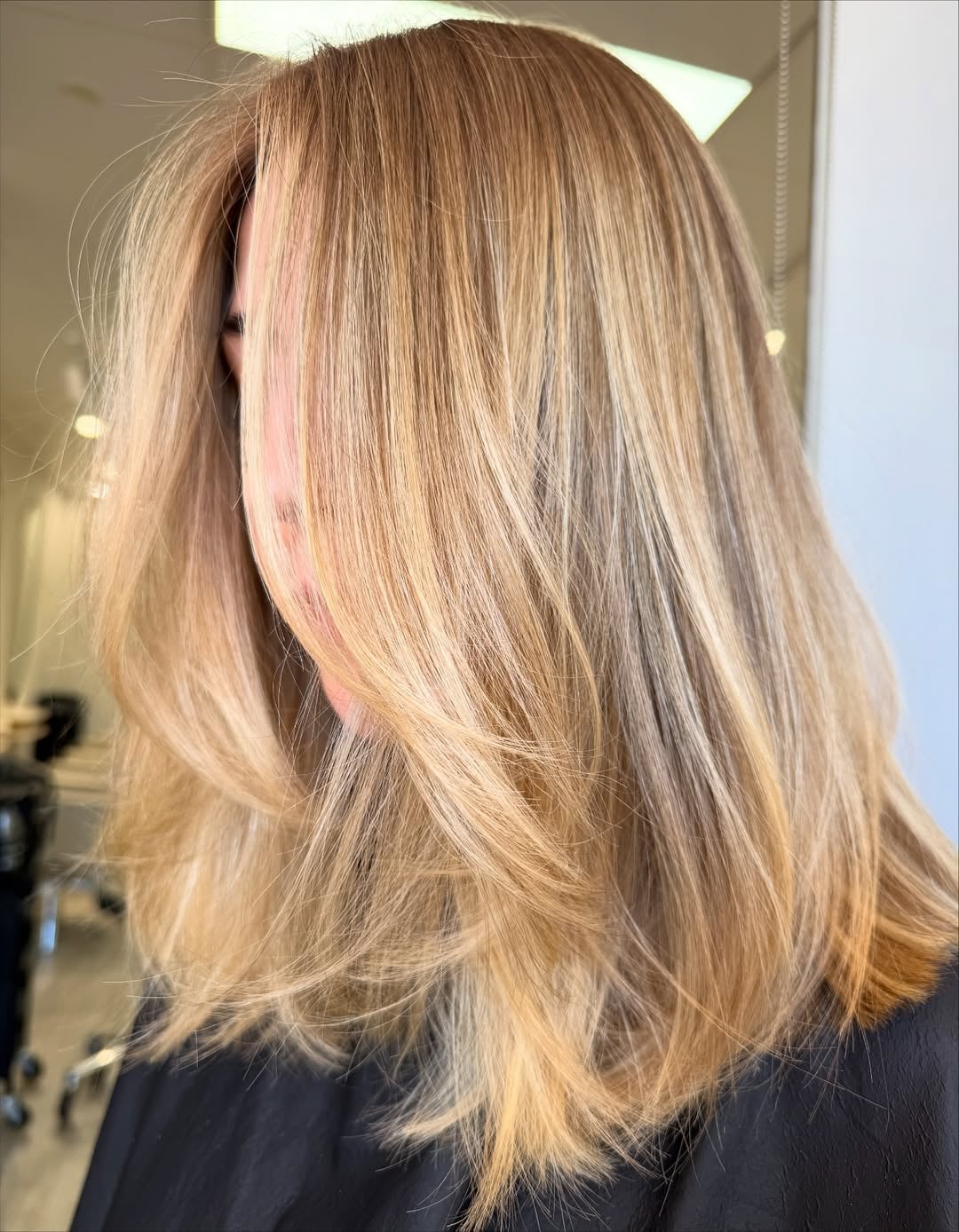 Collarbone Honey Blonde With Side Part — Classy Honey Blonde Highlights