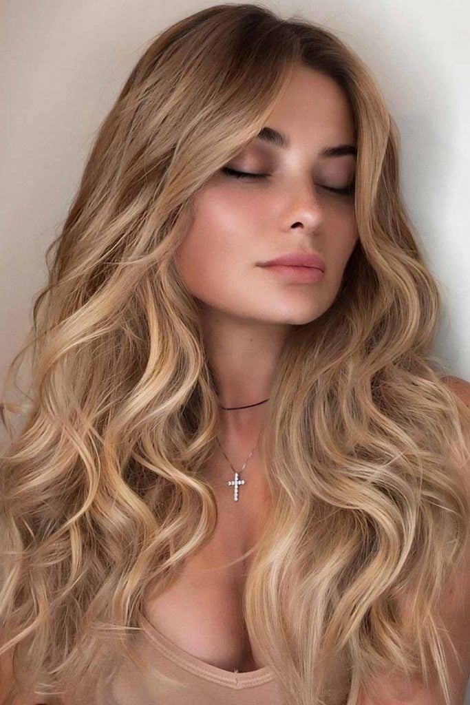 Mid-Back Honey Blonde With Side Part — Classy Honey Blonde Highlights