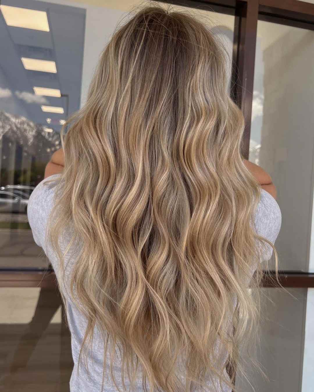 Collarbone Uniform Honey Blonde — Classy Honey Blonde Highlights