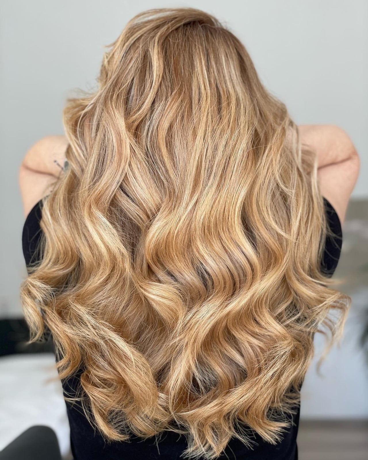 Long Mid-Back Cascading Honey Highlights — Classy Honey Blonde Highlights