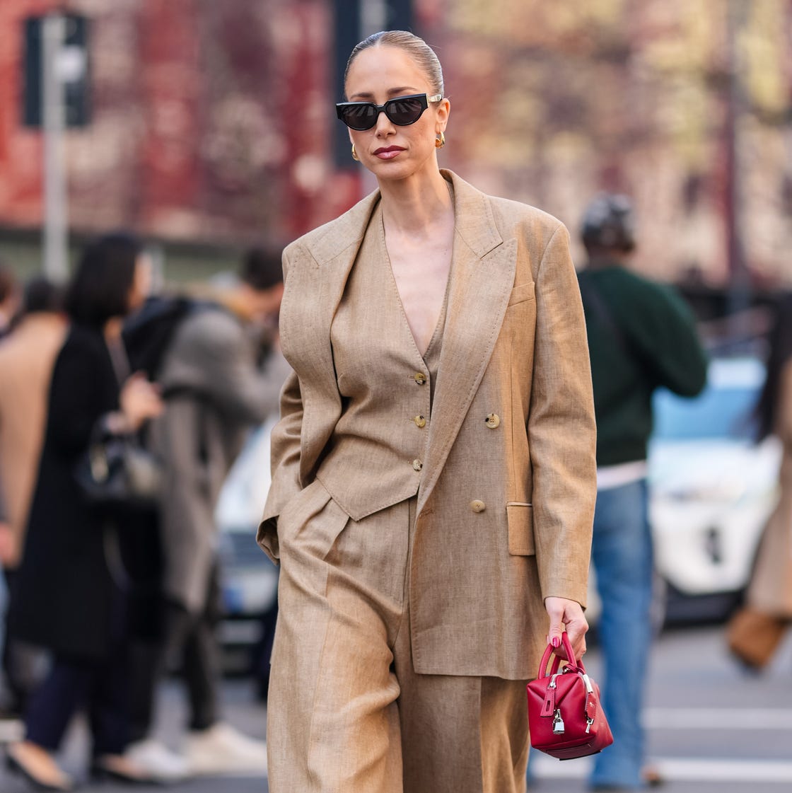 Linen Suit with Oversized Blazer for Work Linen Suit with Oversized Blazer for Work — Classy Hot Weather Outfits