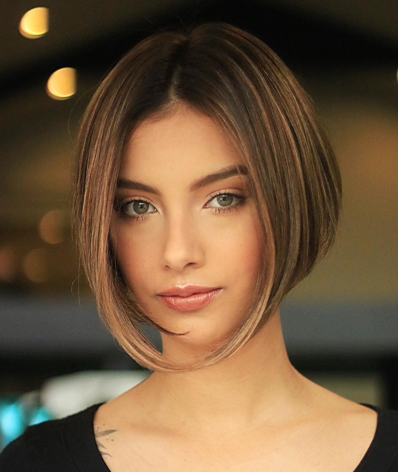 Sharp Chin Length Inverted Bob Sharp Chin Length Inverted Bob — Classy Inverted Bob