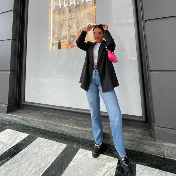 Black Oversized Blazer with Wide-Leg Jeans — Classy Italian Style