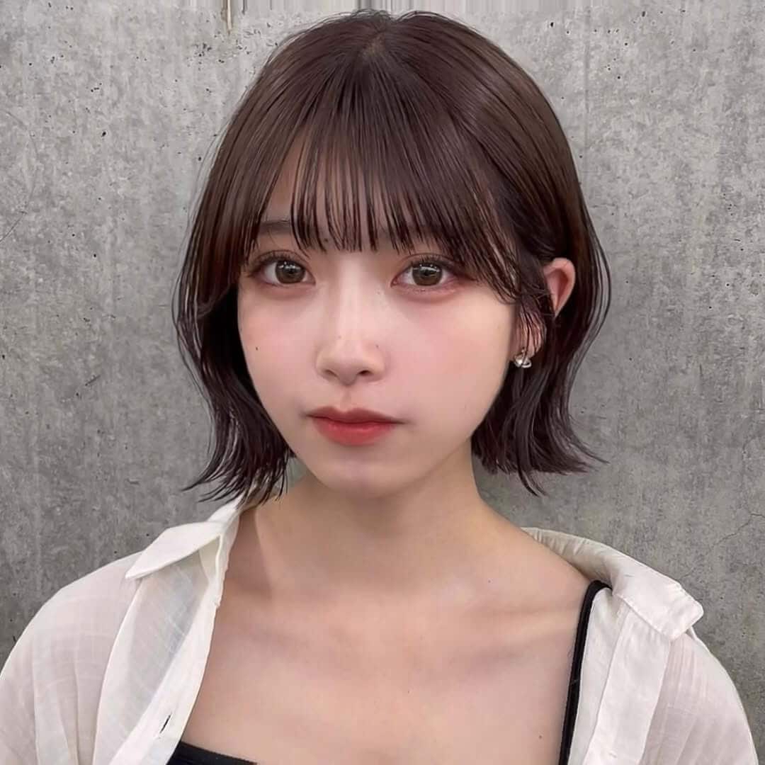 Chin Length Bob With Blunt Bangs And Blowout, Dark Brown Chin Length Bob With Blunt Bangs And Blowout, Dark Brown — Classy Japan Hairstyles