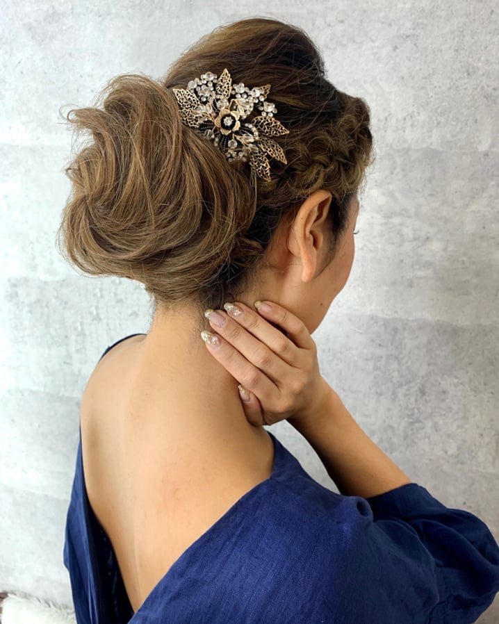 Wavy Updo With Braids And Ornate Accessory Wavy Updo With Braids And Ornate Accessory — Classy Japan Hairstyles