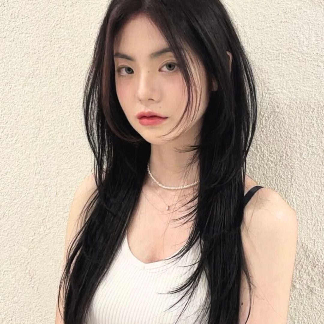 Black Lob With Red Undertones And Curtain Bangs Black Lob With Red Undertones And Curtain Bangs — Classy Japanese Hairstyles