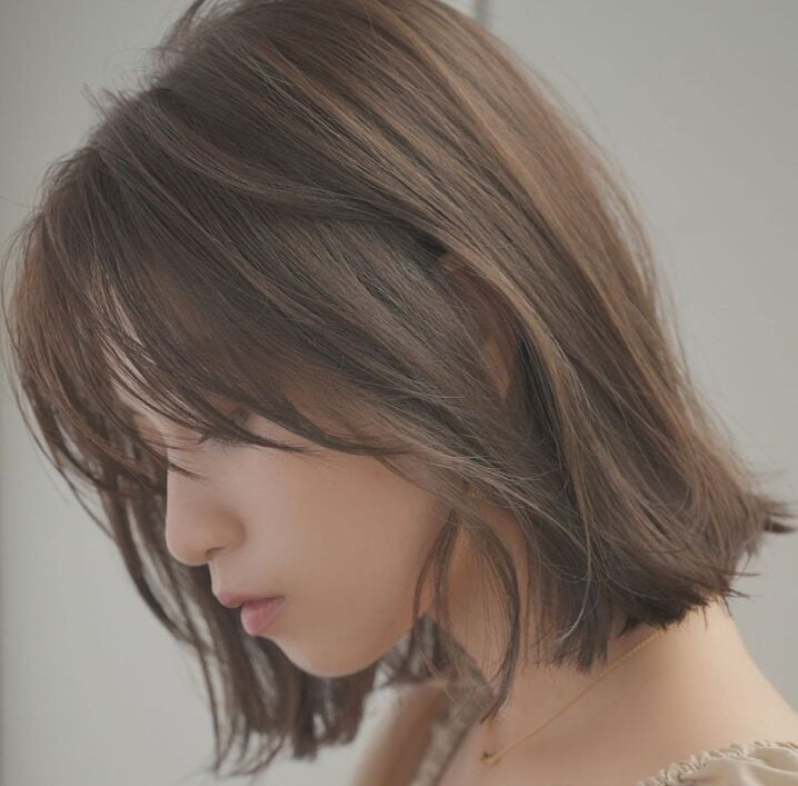 Chin Length Blunt Bob With Curtain Bangs and A Woman With Fine Chin Length Blunt Bob With Curtain Bangs and A Woman With Fine — Classy Japanese Hairstyles