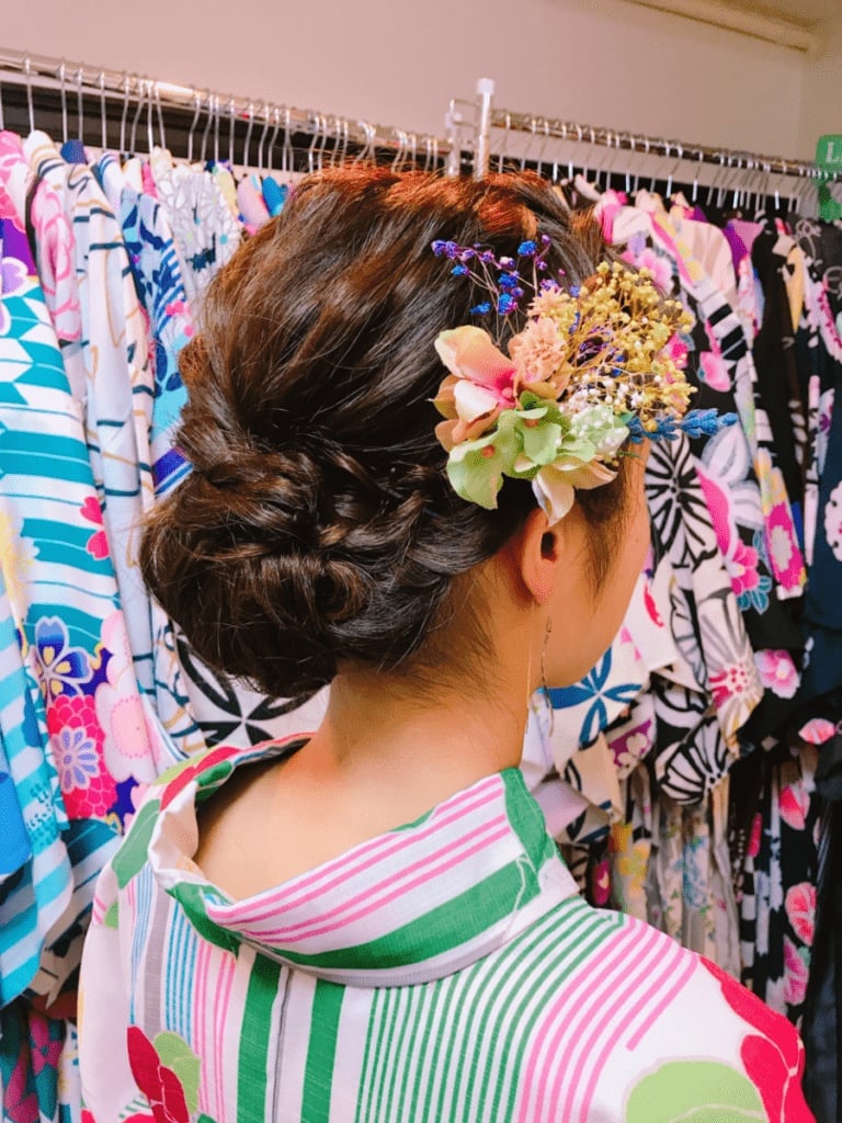 Dark Brown Updo With Dried Flowers Dark Brown Updo With Dried Flowers — Classy Japanese Hairstyles