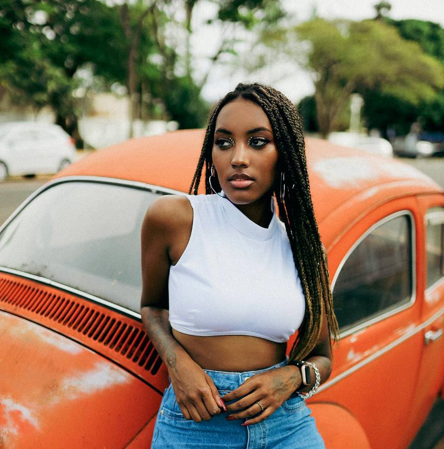 Mid-Back Dark Brown Knotless Braids, Straight Mid-Back Dark Brown Knotless Braids, Straight — Classy Knotless Hairstyles