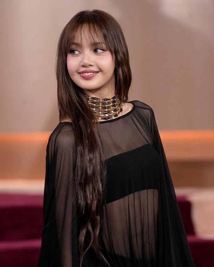 Shag Collarbone With Voluminous Layers — Classy Korean Hair