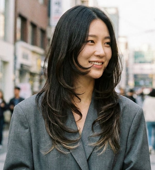 Shoulder Length Black Wolf Cut With Choppy Bangs — Classy Korean Hair