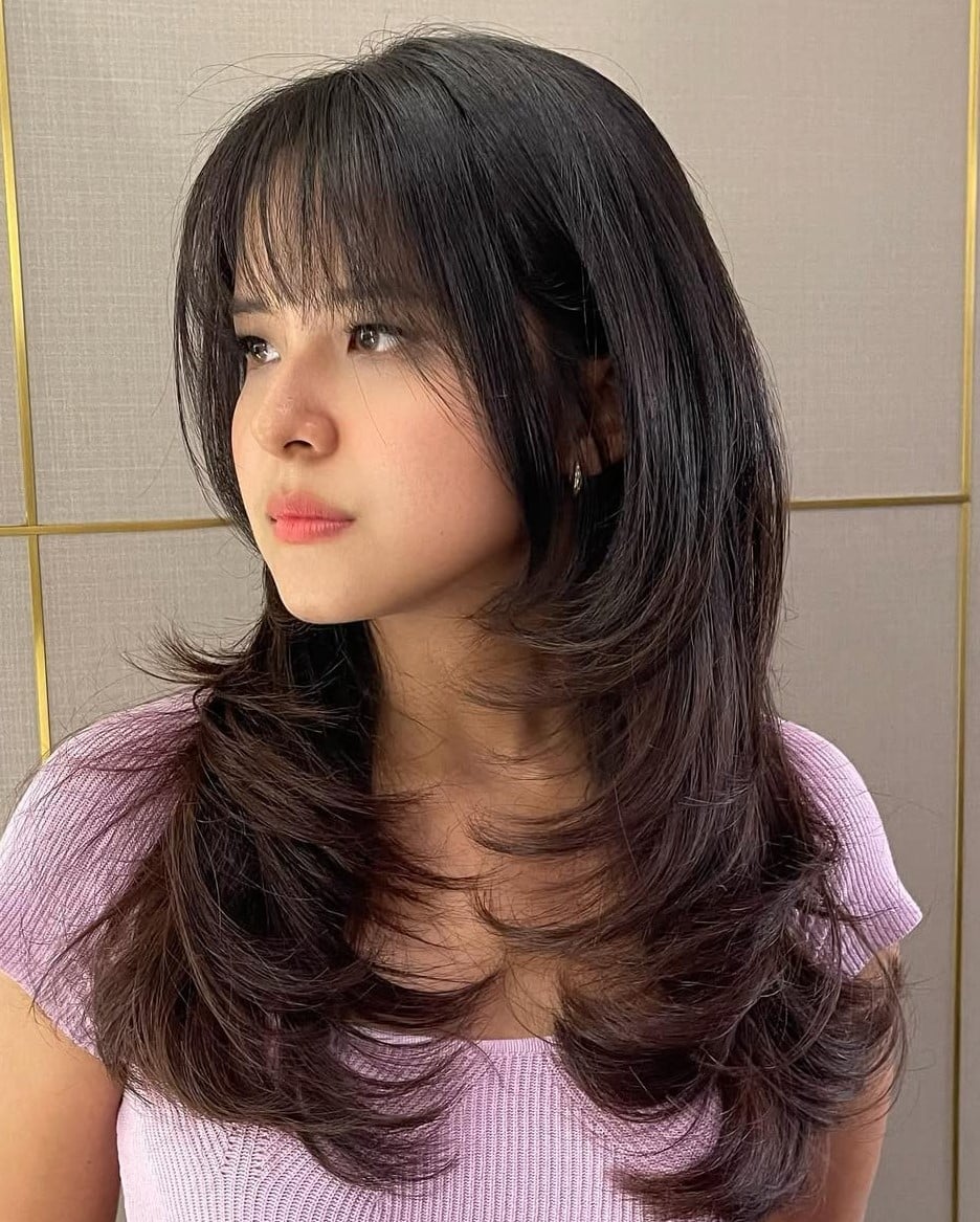Thick Wavy Mid-Back With Curtain Bangs — Classy Korean Hair