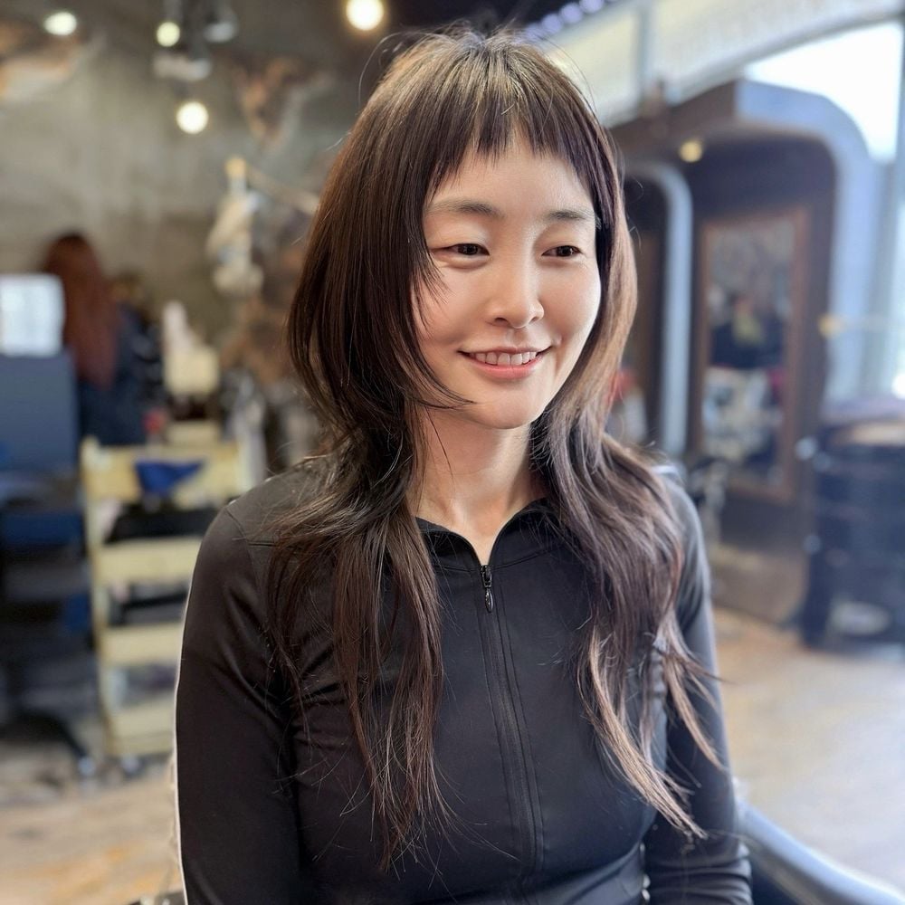 Layered Collarbone With Highlights — Classy Korean Hair