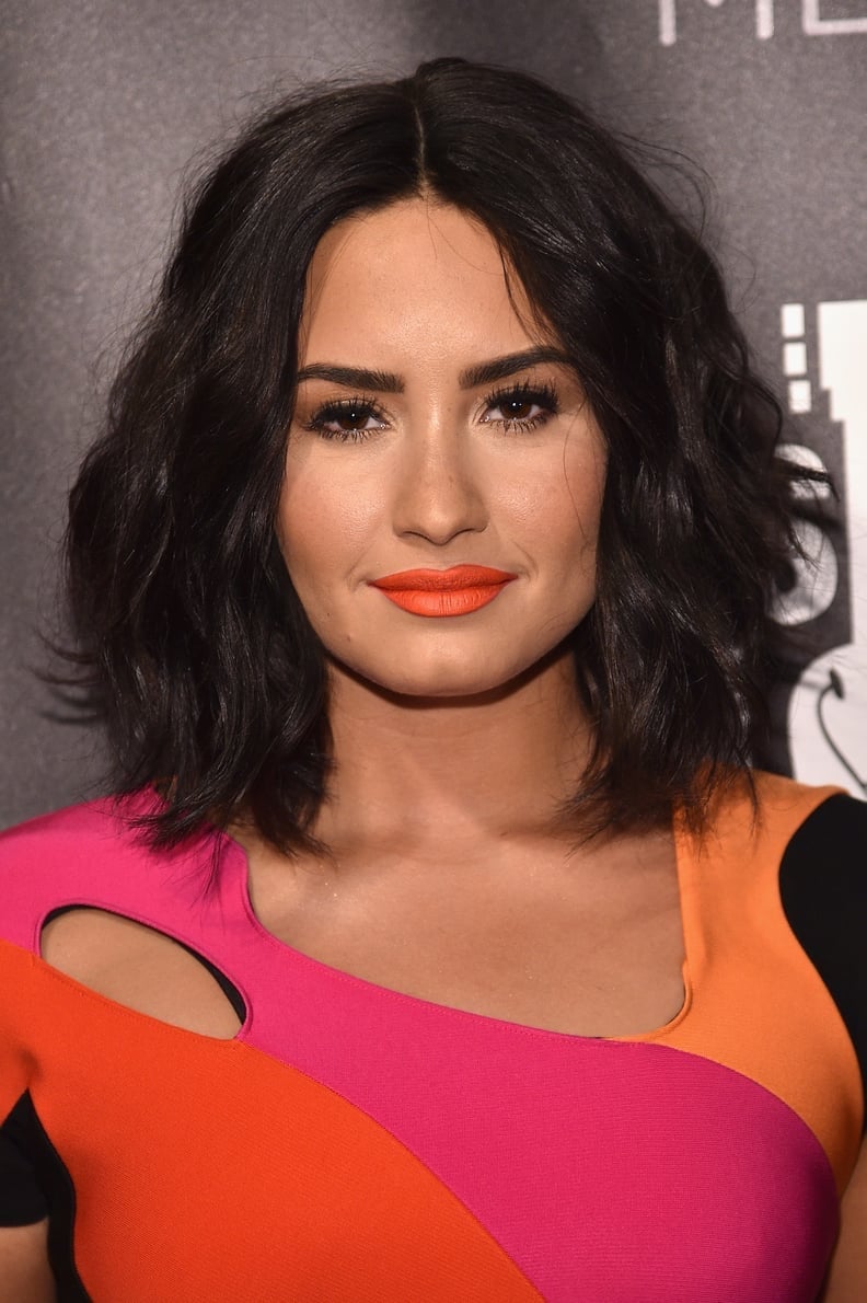 Chin Length Wavy Bob With Textured Ends, Close-Up Take — Classy Latina Hairstyles