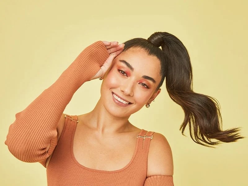 High Ponytail With Volume and Side Part — Classy Latina Hairstyles