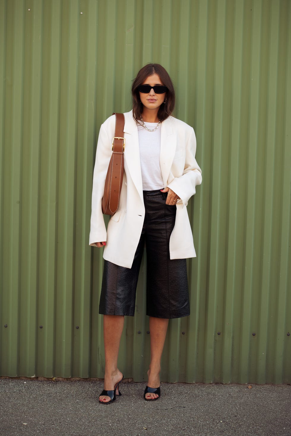 Leather Culottes With Oversized Blazer Leather Culottes With Oversized Blazer — Classy Leather Pants Outfits