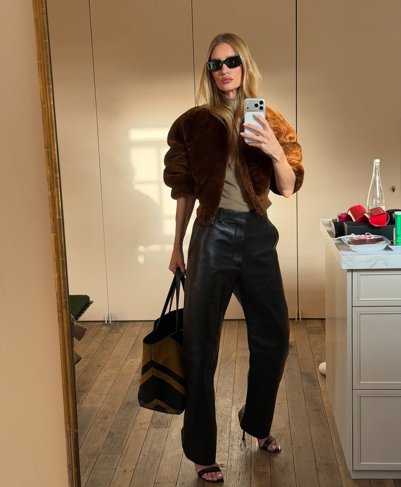Wide Leg Leather Pants With Faux Fur Bomber Wide Leg Leather Pants With Faux Fur Bomber — Classy Leather Pants Outfits