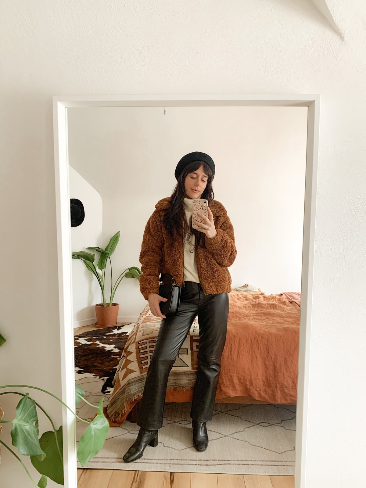 Teddy Jacket With Black Leather Pants Teddy Jacket With Black Leather Pants — Classy Leather Pants Outfits