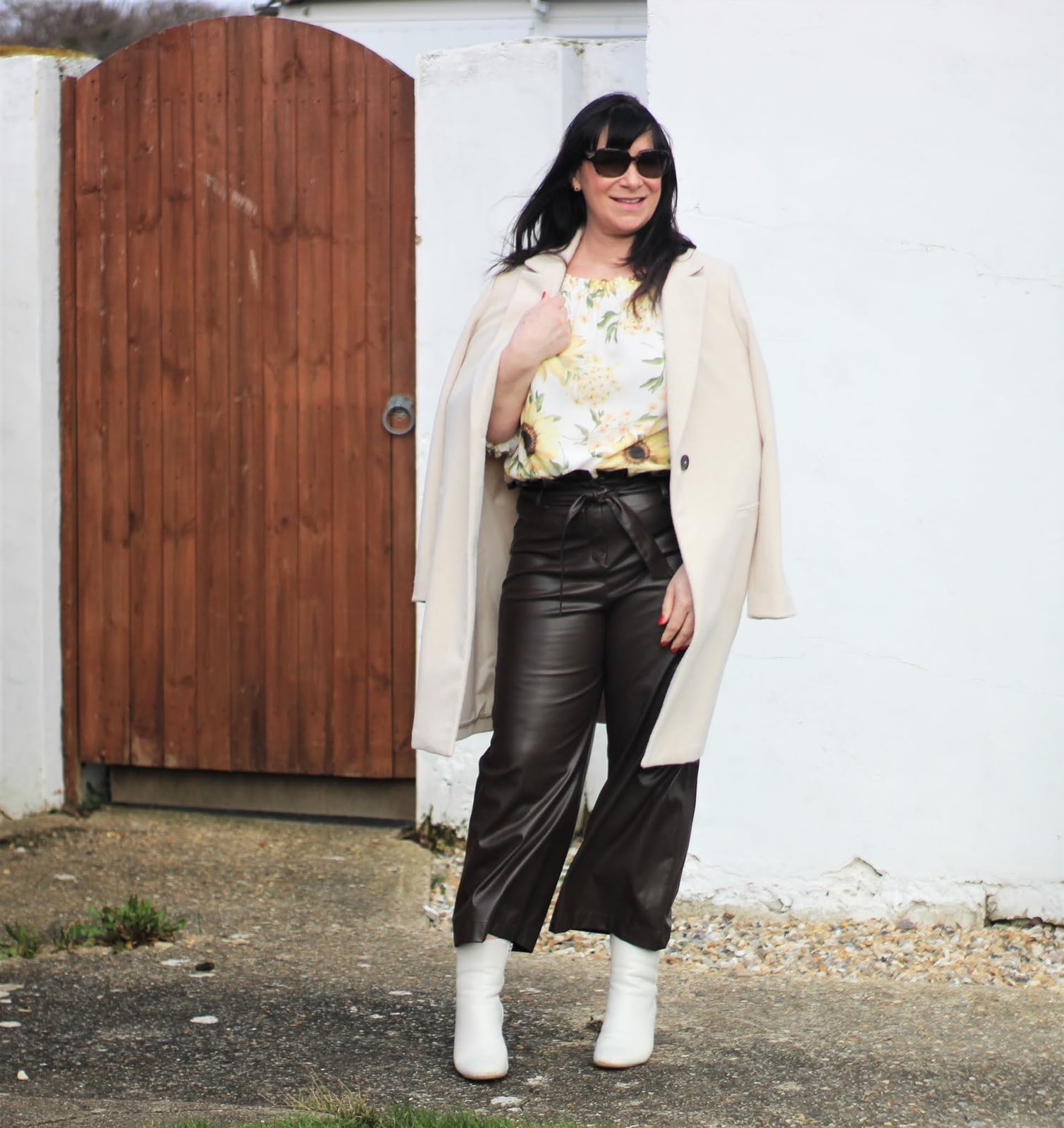 Brown Leather Culottes With Floral Blouse Brown Leather Culottes With Floral Blouse — Classy Leather Pants Outfits
