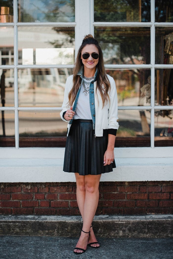 Black Pleated Leather Mini Skirt with a Denim Shirt Black Pleated Leather Mini Skirt with a Denim Shirt — Classy Leather Skirt Outfits