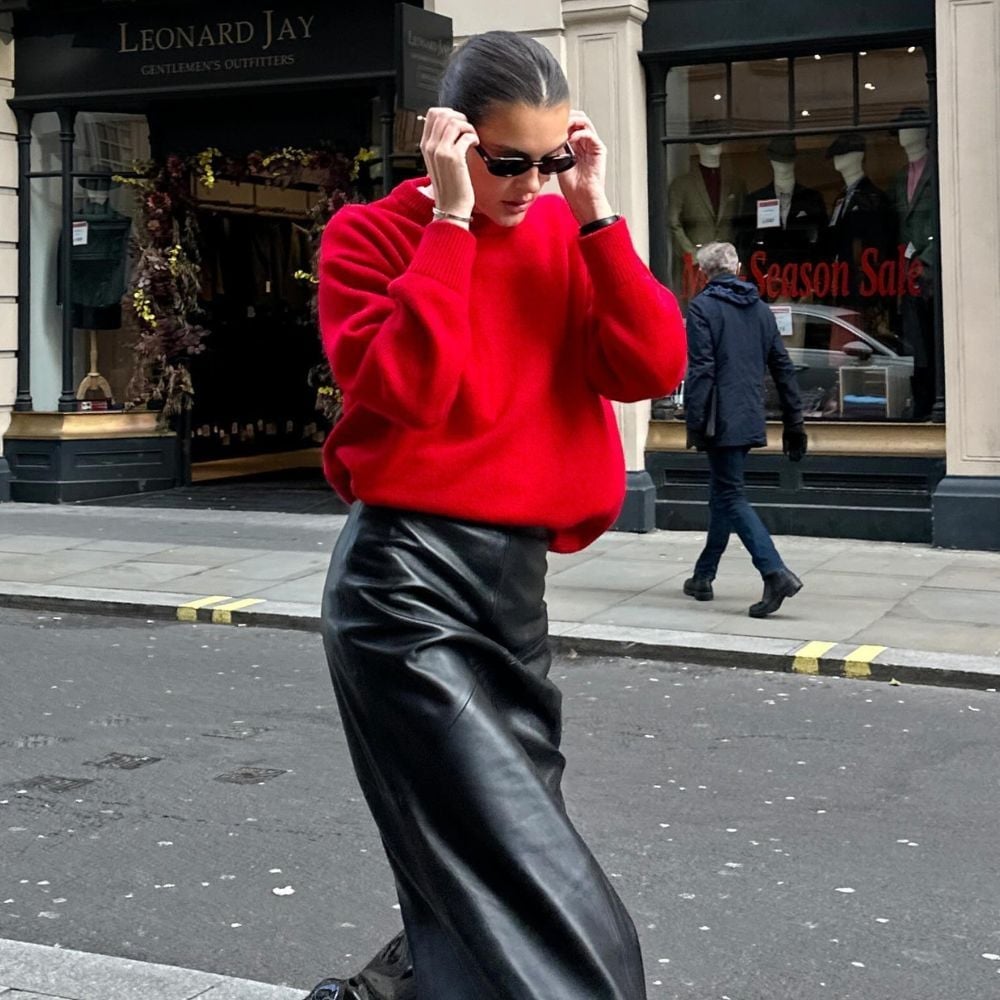 Long Black Leather Skirt with a Red Sweater Long Black Leather Skirt with a Red Sweater — Classy Leather Skirt Outfits