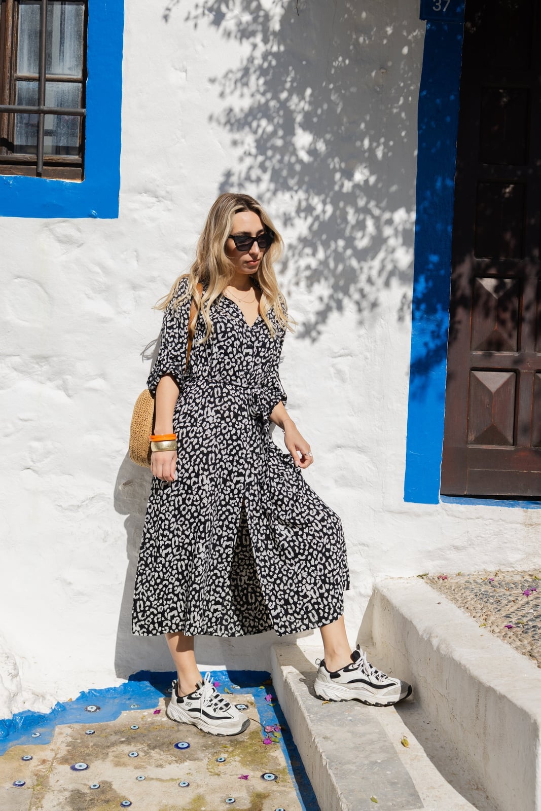 Black And White Leopard Midi Dress With Sneakers Black And White Leopard Midi Dress With Sneakers — Classy Leopard Outfits