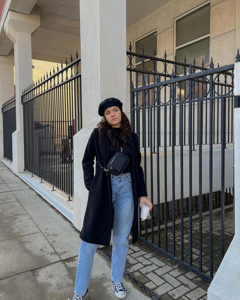 Black Coat and Beret with Light Blue Straight Leg Jeans Black Coat and Beret with Light Blue Straight Leg Jeans — Classy Light Blue Jeans Outfits