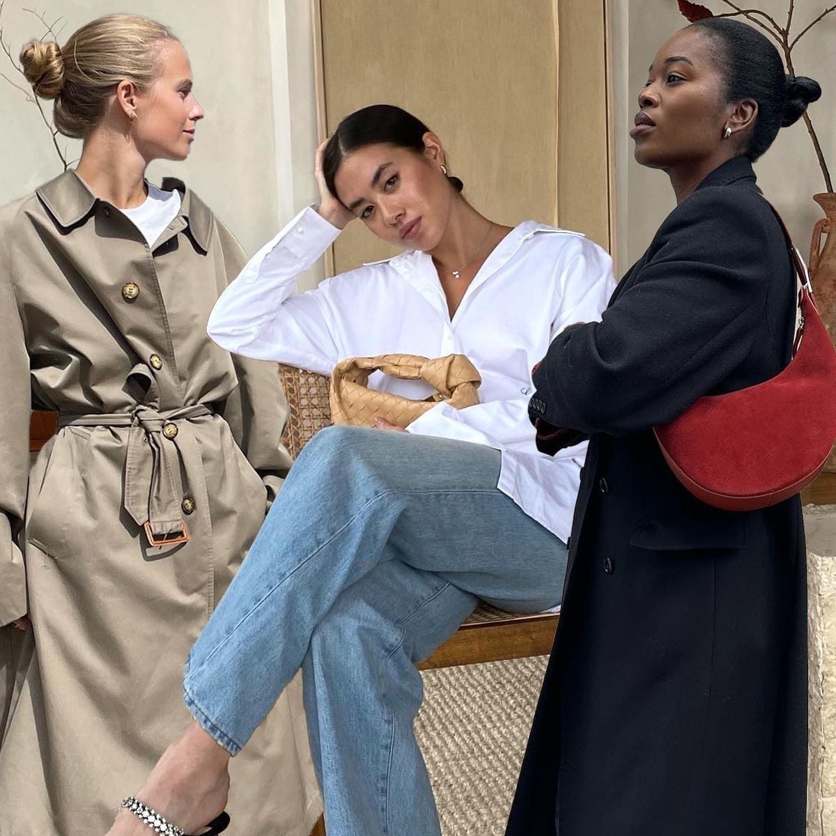 Classic Black Turtleneck and Ankle Boots with Light Blue Jeans Classic Black Turtleneck and Ankle Boots with Light Blue Jeans — Classy Light Blue Jeans Outfits